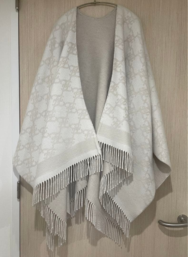 フェンディ　ポンチョ　ストール　コート　ショール　ウールカシミア