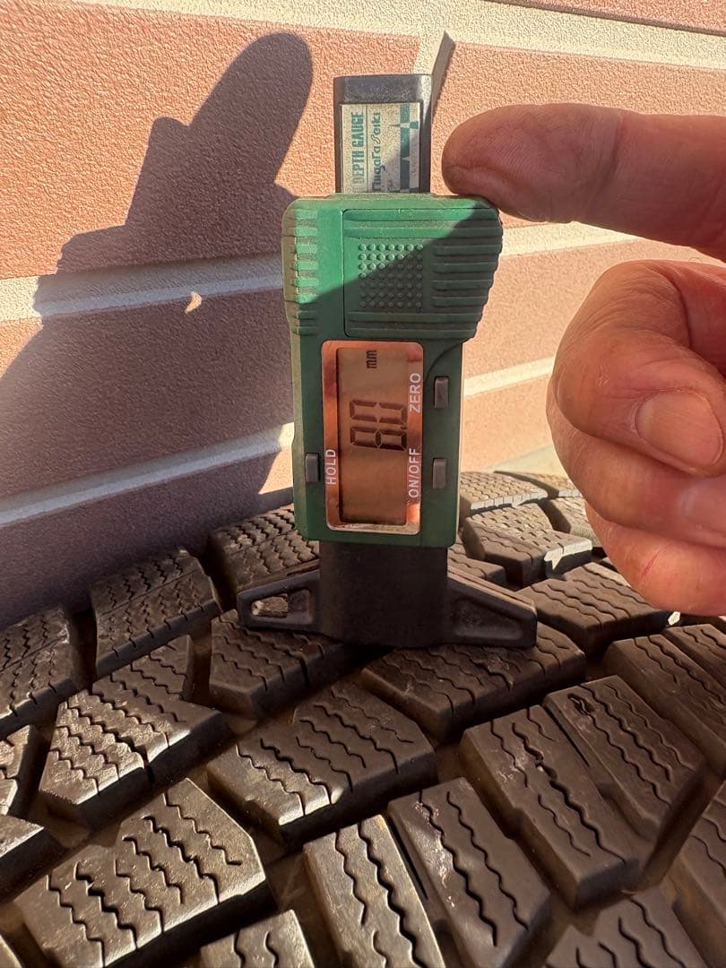 プリウスアルファ純正アルミ、スタッドレス　1本