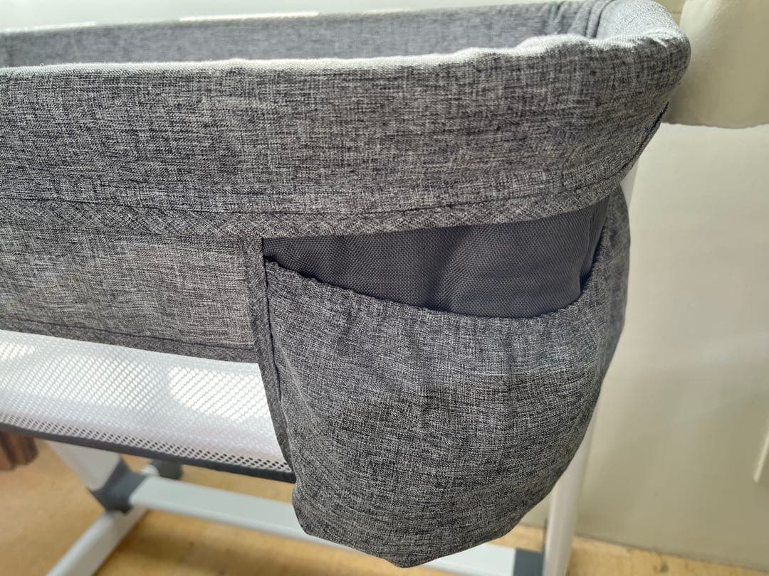 送料込み　匿名配送　Delta Children シモンズ　ベビーベッド