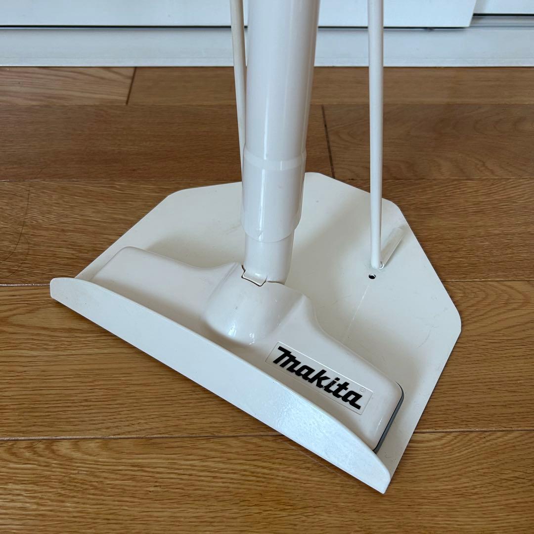 Makita スティッククリーナー TURBO 60 & スタンド付き