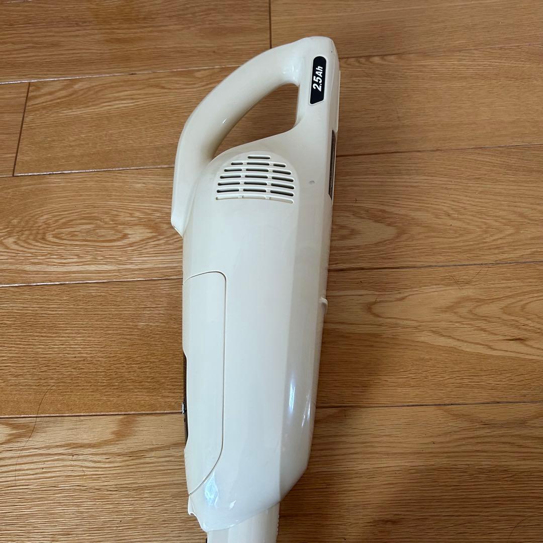 Makita スティッククリーナー TURBO 60 & スタンド付き