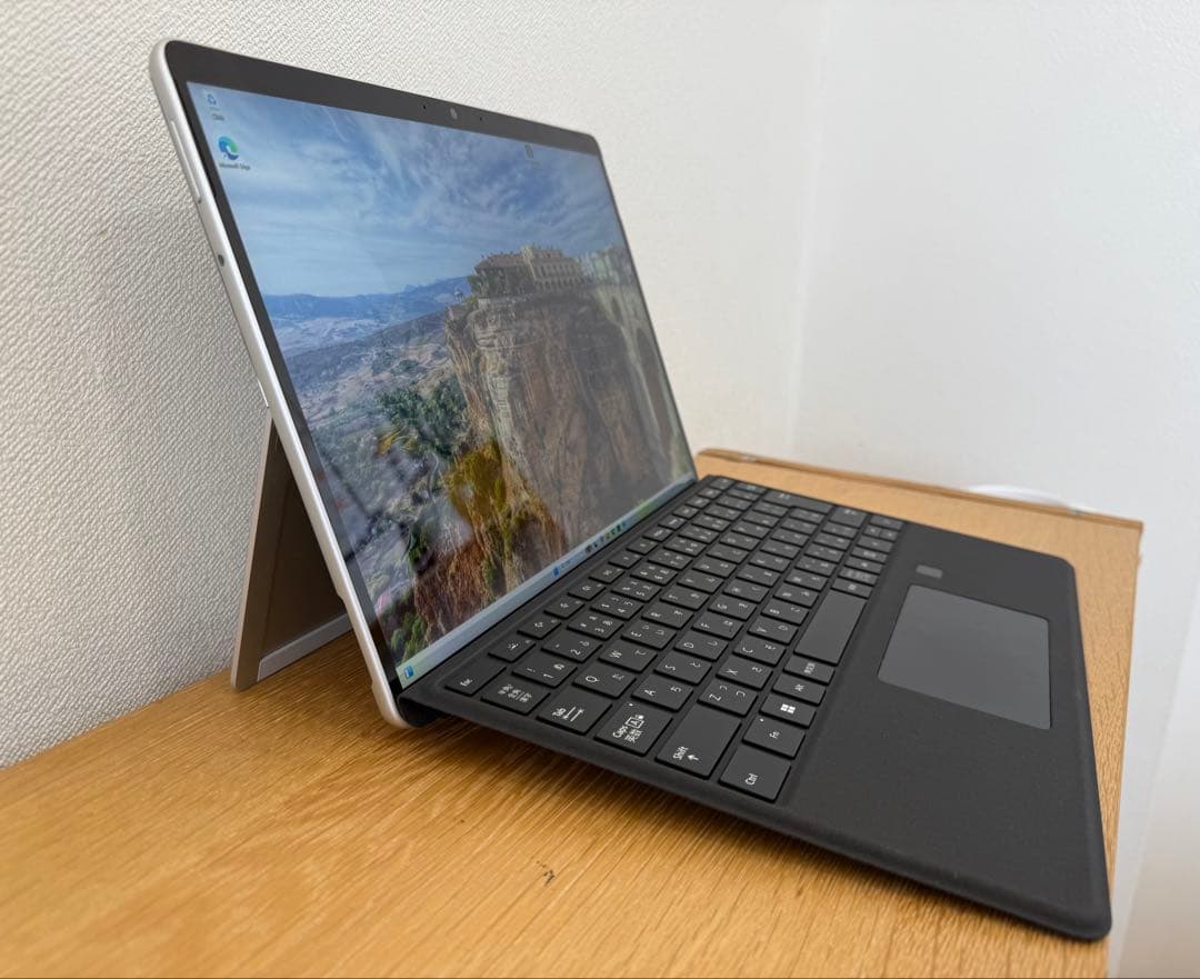 美品：Surface Pro8 Core i5-1145G7/8GB/256GB