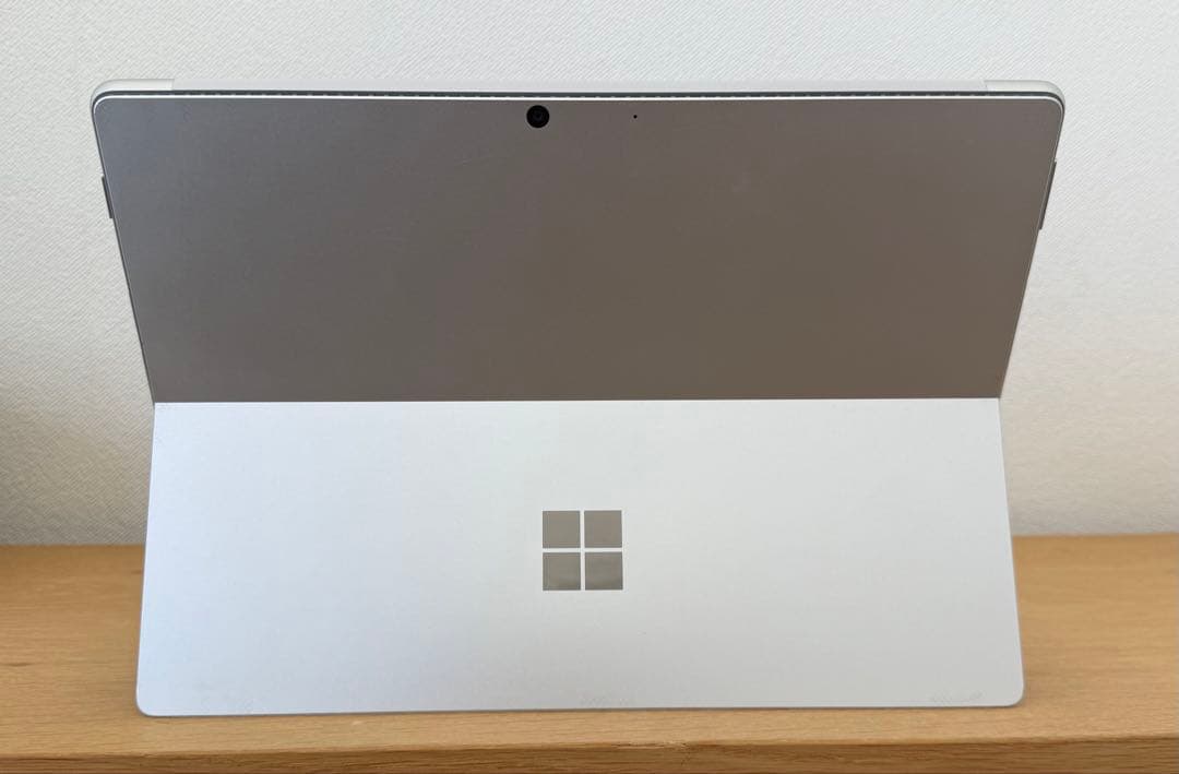 美品：Surface Pro8 Core i5-1145G7/8GB/256GB