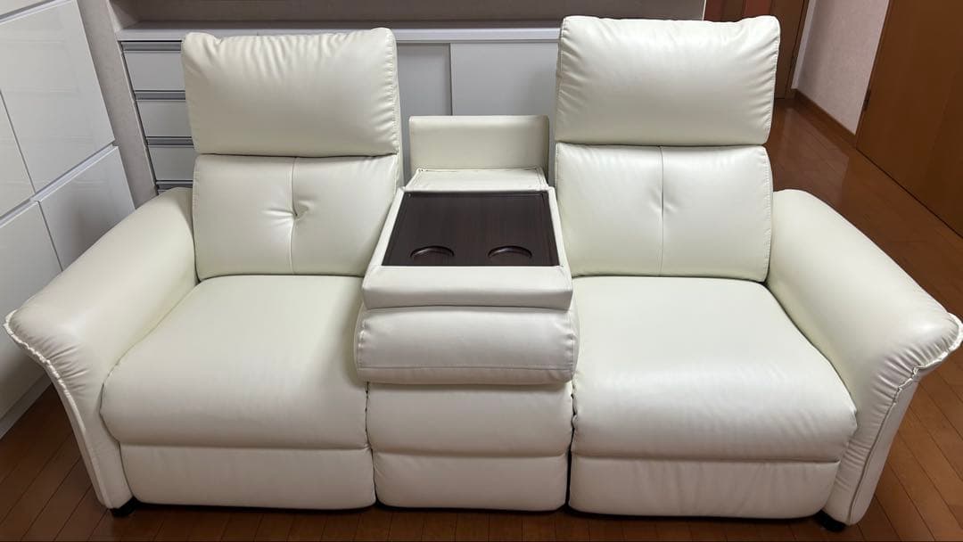 ニトリ 電動リクライニングソファ　3人掛けテーブル付※商品の説明確認してください