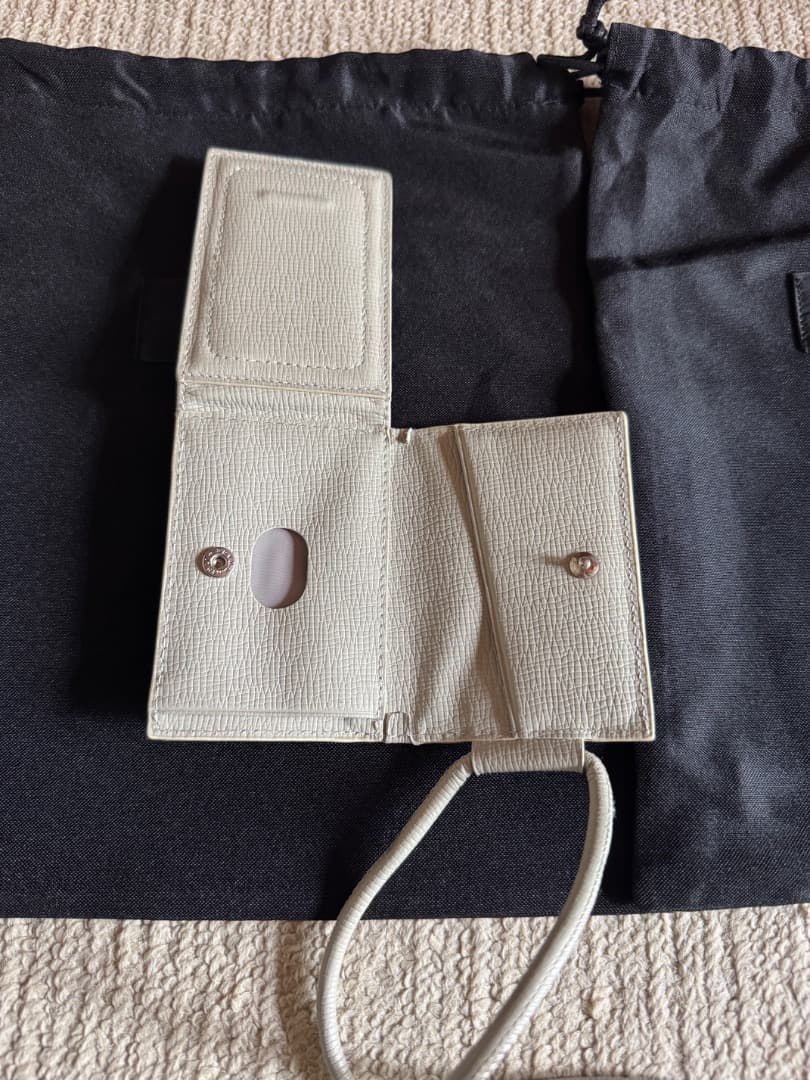 【最値下】objects.io 　iPhone15Proケース・レザーストラップ