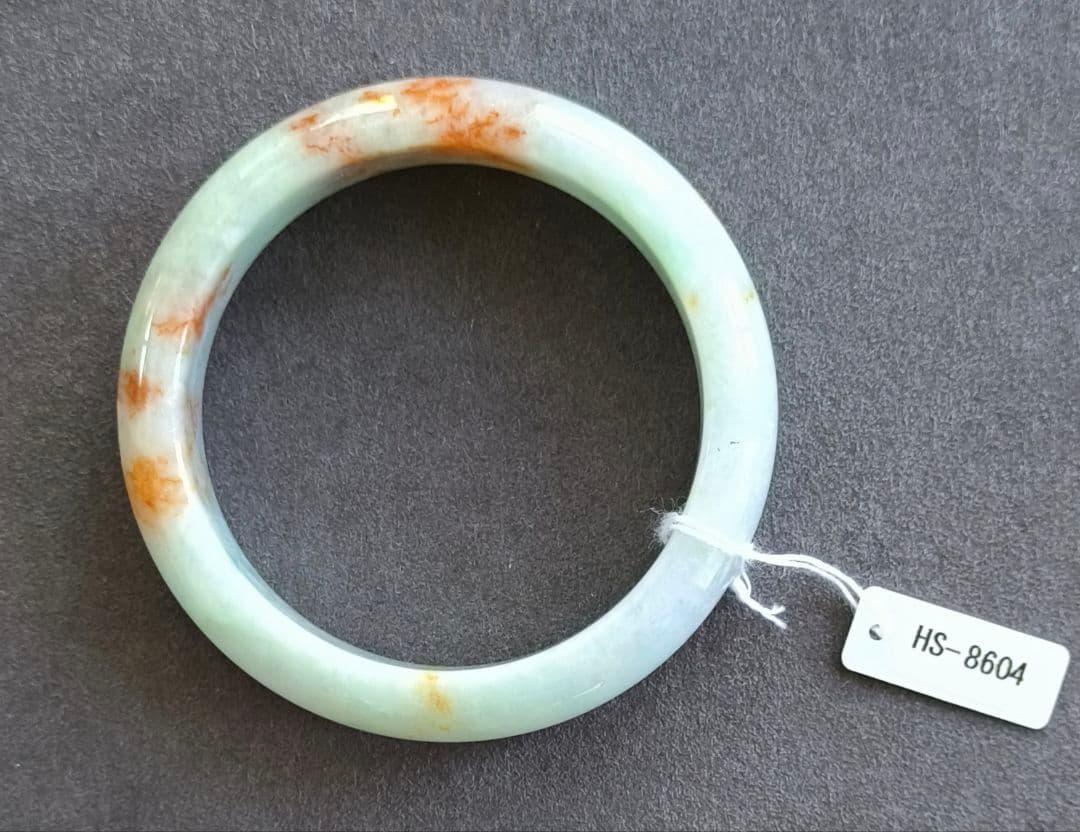 【日本鑑別書付:种水】ミャンマー産紅翡翠のバングル（内径57.5ミリ）8604