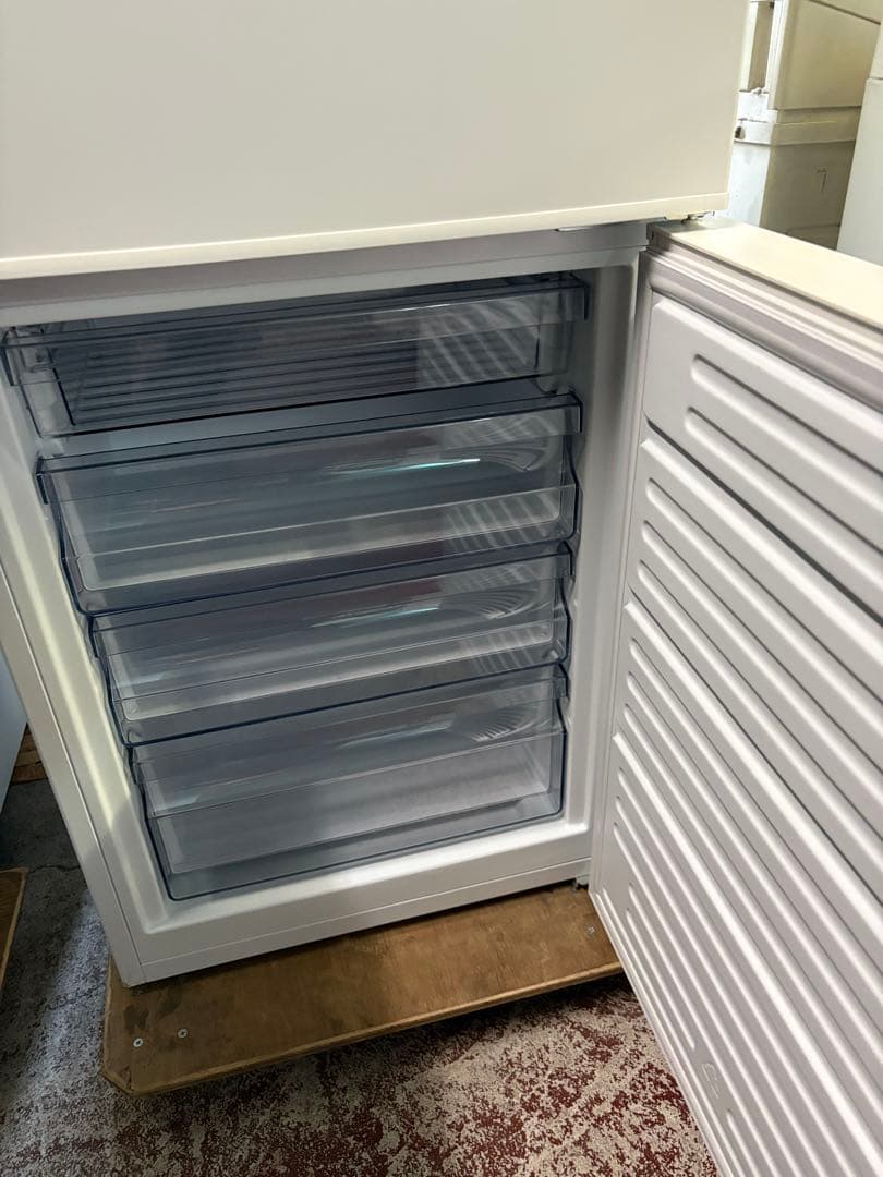 ツインバード　２ドア冷蔵庫　2022年モデル　146ℓ　HR-F915