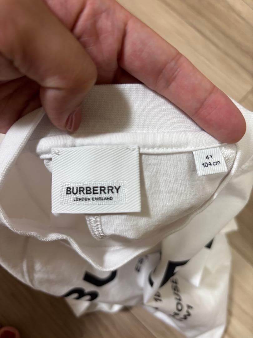 現行タグ　バーバリー　ロンT 長袖　ロンティートップス　104cm