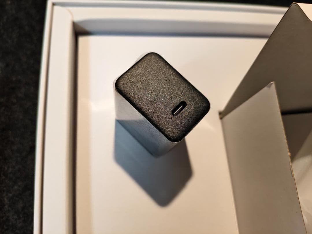 MINISFORUM V3 タブレットPC Ryzen 7 8840U 32GB