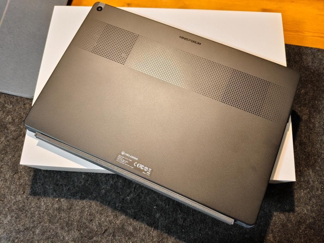 MINISFORUM V3 タブレットPC Ryzen 7 8840U 32GB