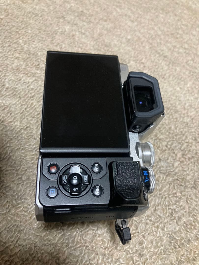 OLYMPUS E-M10 Mark II シルバー 14-42mm