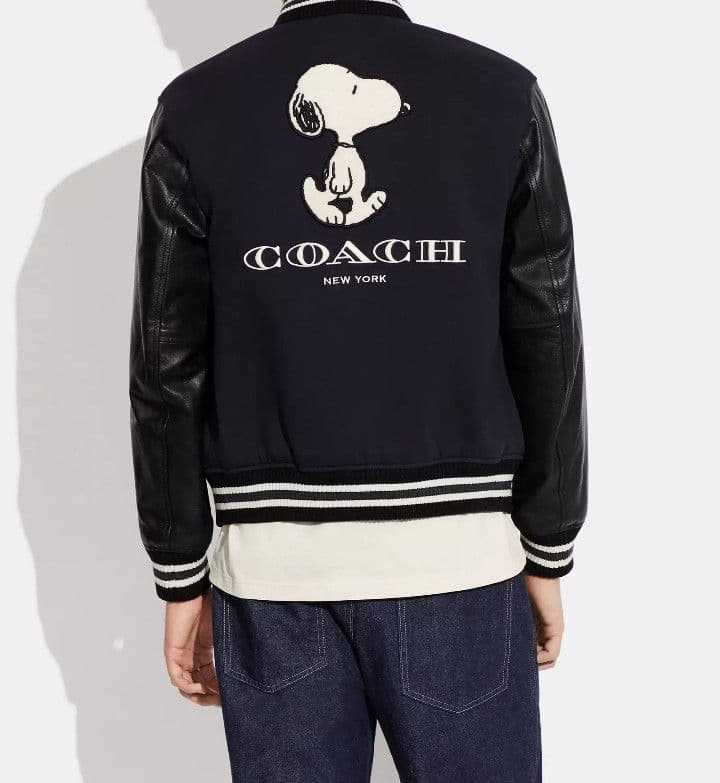 ミー 未使用品 COACH Peanuts スヌーピー スタジャン XS