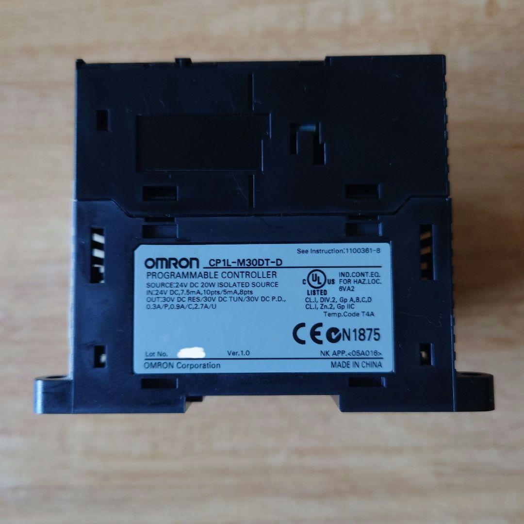 OMRON CP1L-M30DT-D プログラマブルコントローラー
