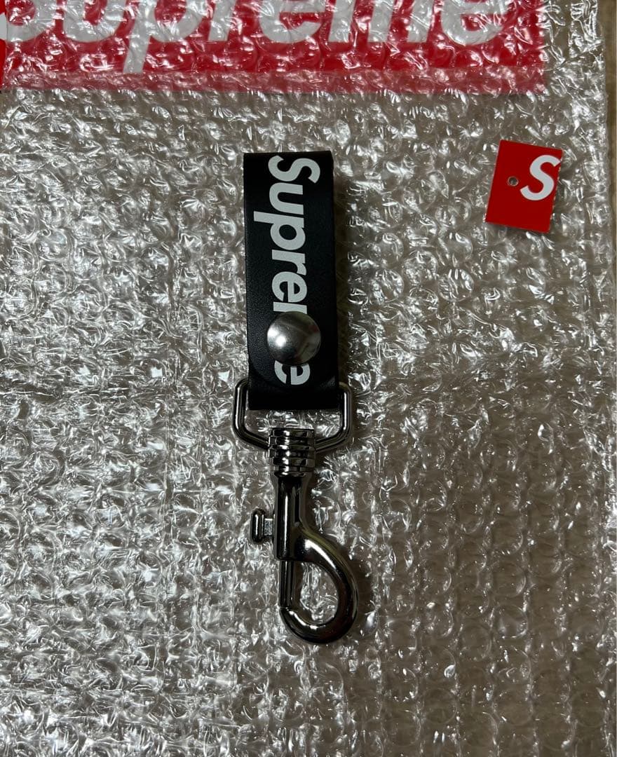 最安値【新品】シュプリーム レザーキーループ　黒　イタリア製