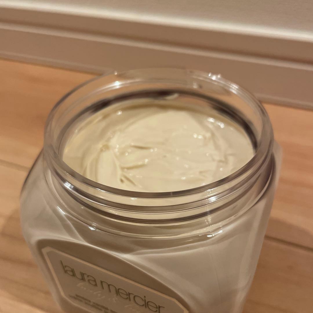 ローラメルシエ　ホイップトボディクリーム　アンバーバニラ300g