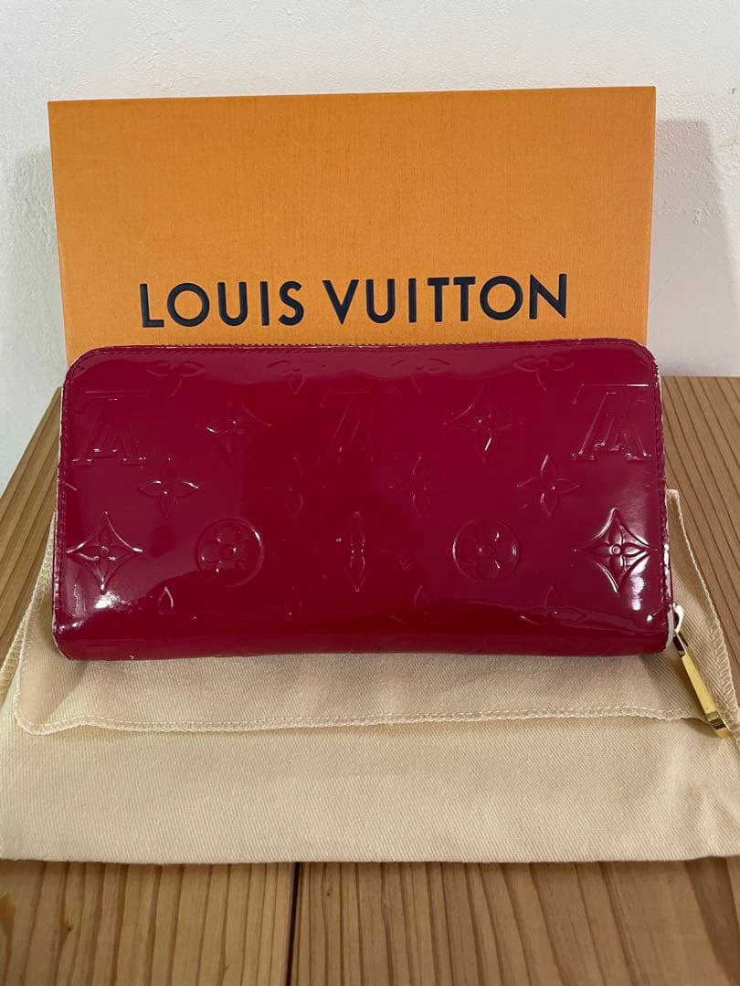 ルイ・ヴィトン 赤 長財布 保存袋・箱付き