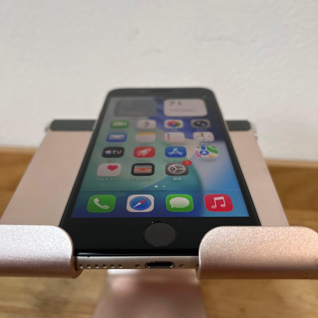 バッテリー新品100%！iPhoneSE3 3世代64G SIMフリー