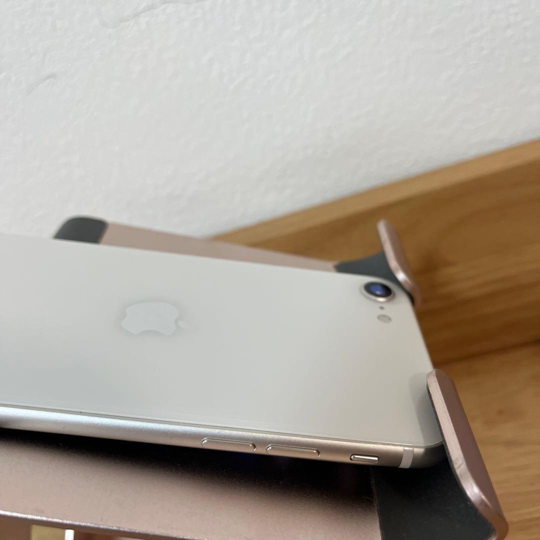 バッテリー新品100%！iPhoneSE3 3世代64G SIMフリー