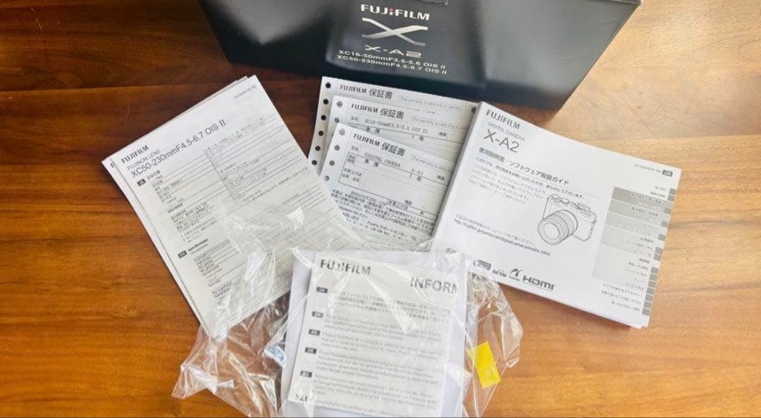 【美品】Fujifilm X-A2 カメラ 2本レンズ付き+バッテリー2個付き
