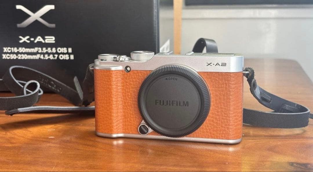 【美品】Fujifilm X-A2 カメラ 2本レンズ付き+バッテリー2個付き