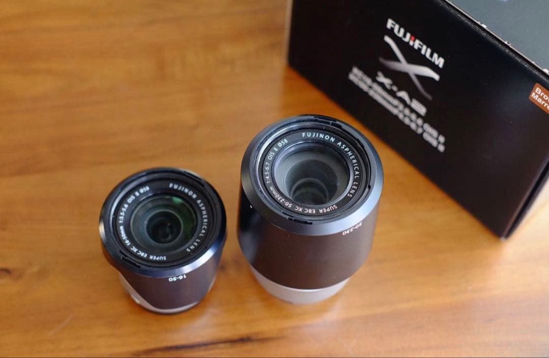 【美品】Fujifilm X-A2 カメラ 2本レンズ付き+バッテリー2個付き