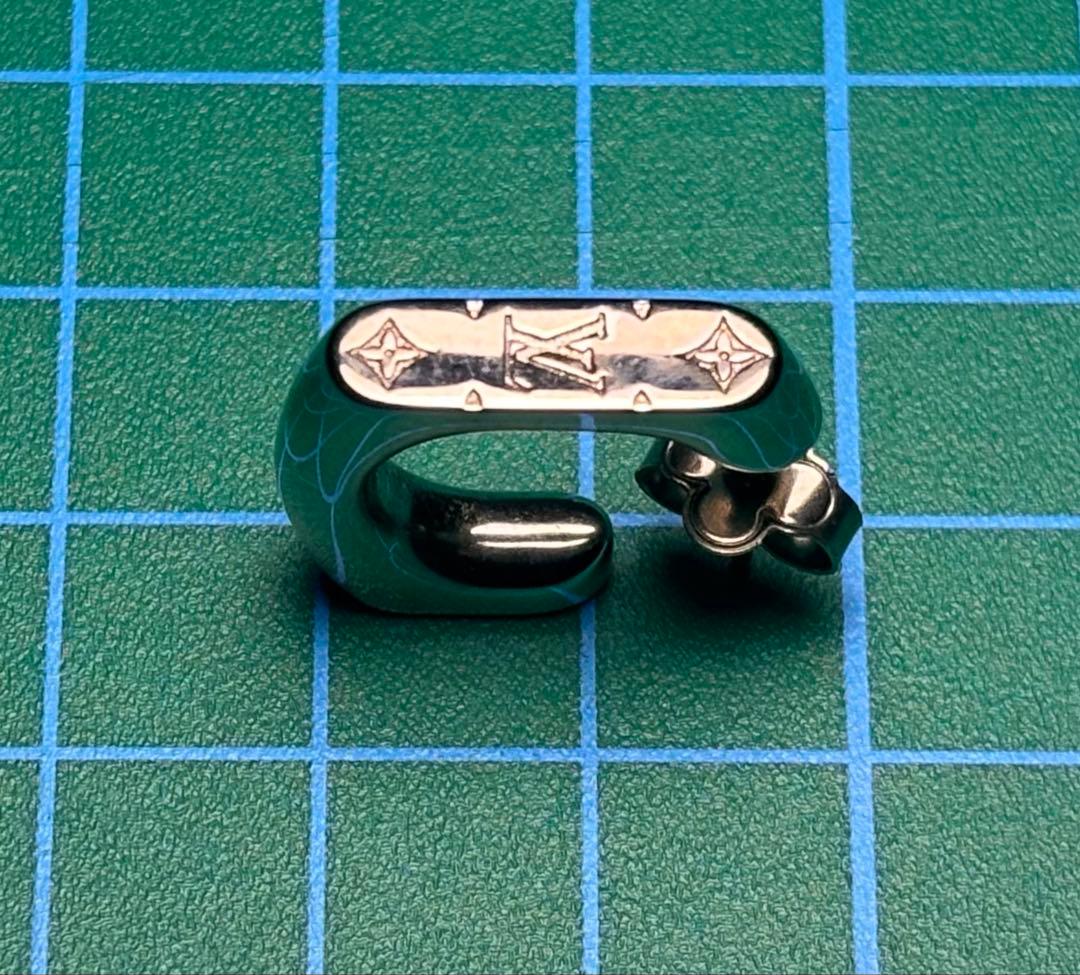 【美品】ルイヴィトン ピアス 片耳 スクエア モノグラム シルバー