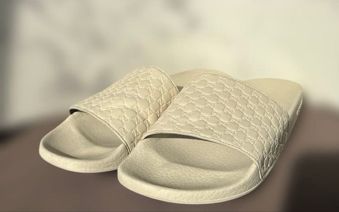 gucci シマレザー　サンダル　シューズ　グッチ　GGガラ　スニーカー