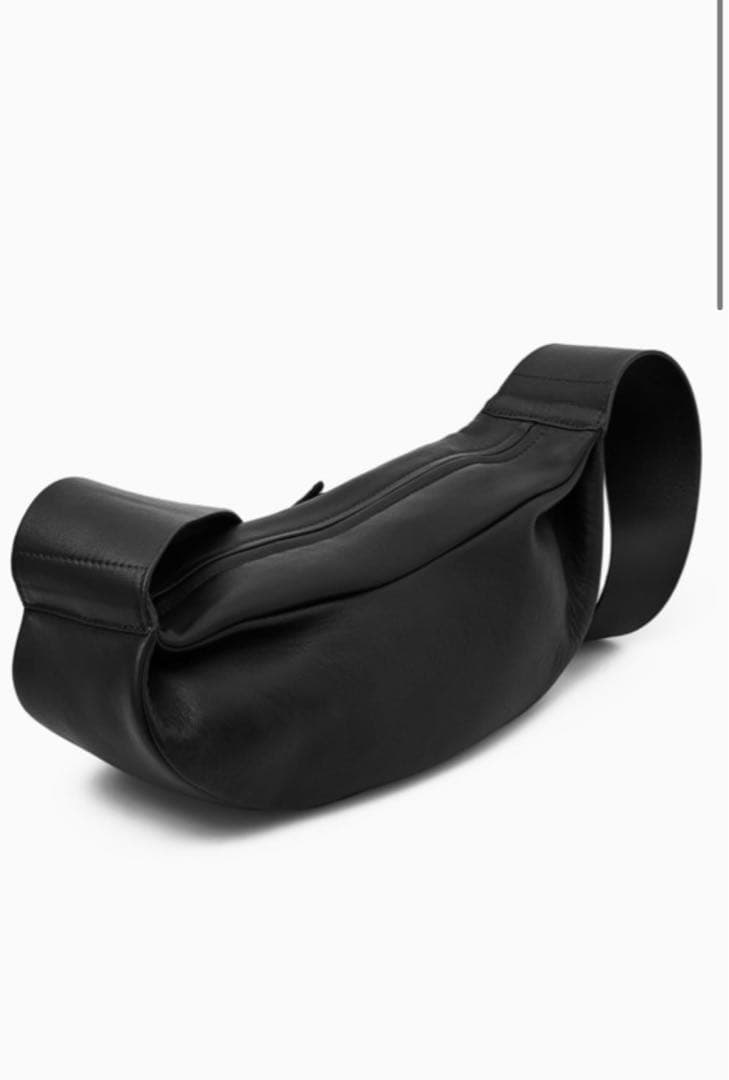 COS レザープリーツベルトバッグ