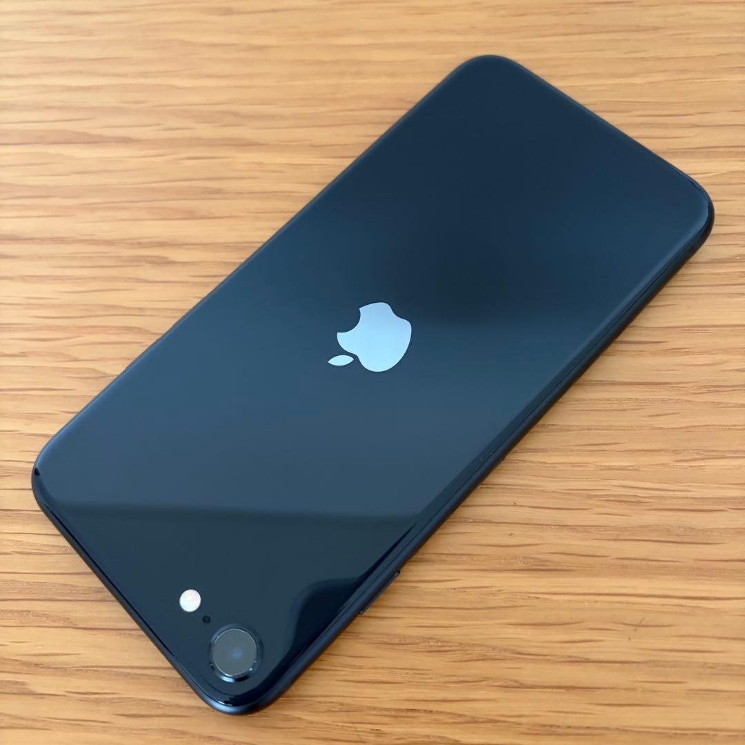 美品☆電池新品 iPhone SE3 128GB SIMフリー ミッドナイト 黒
