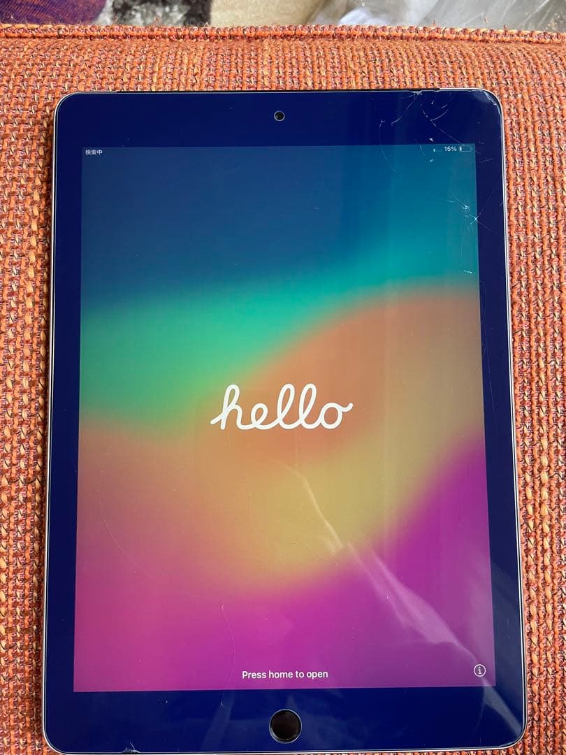 iPad 本体 ひび割れあり（第6世代2018年）