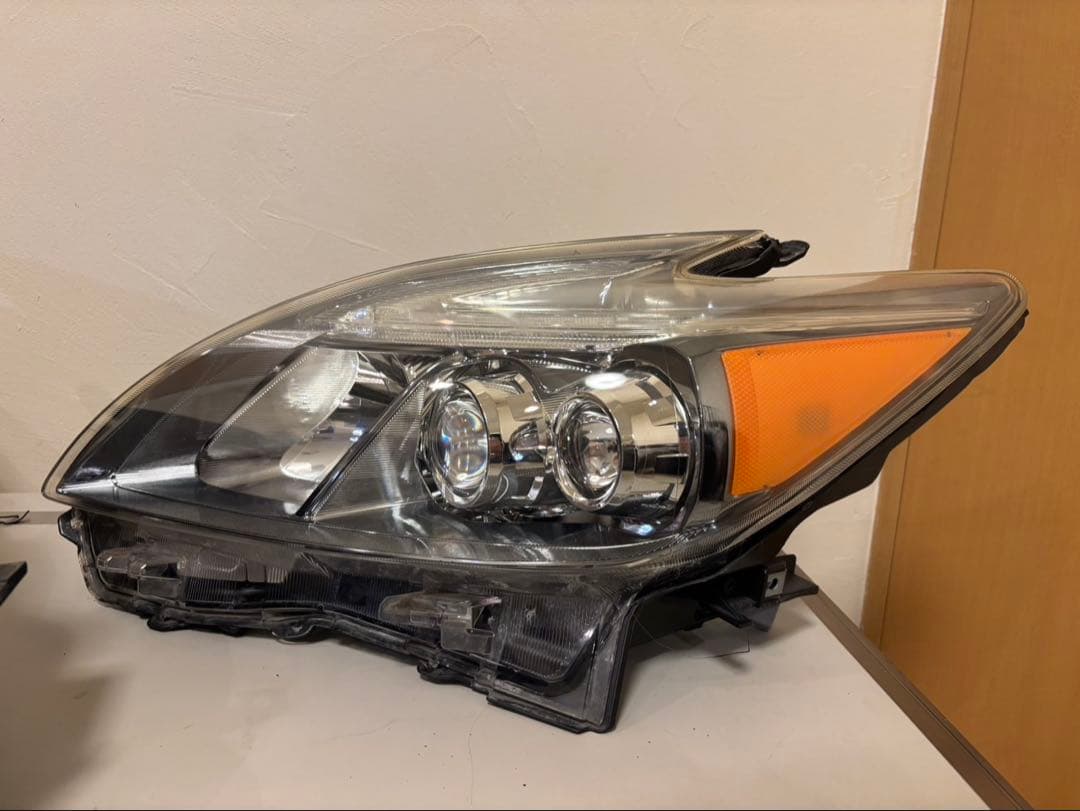 30プリウス 後期LED US仕様　打ち替え