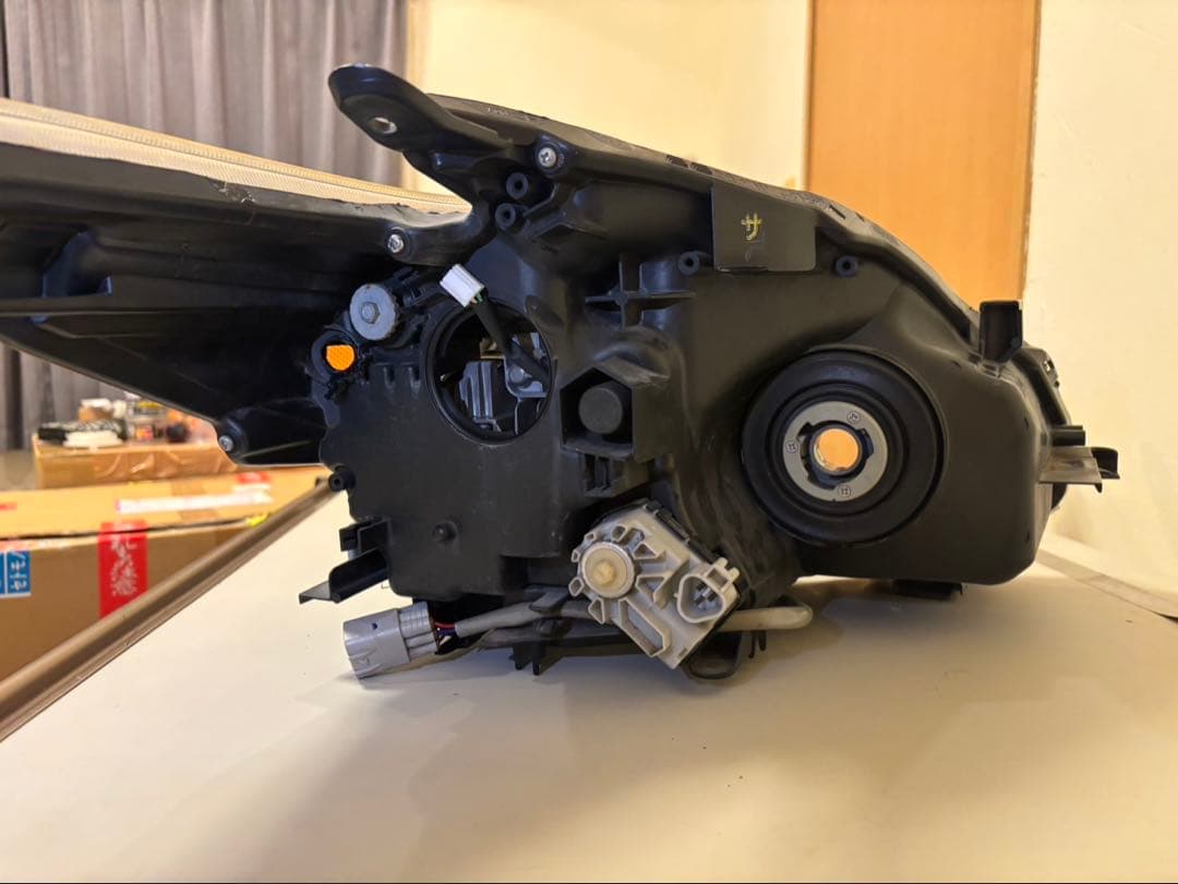 30プリウス 後期LED US仕様　打ち替え