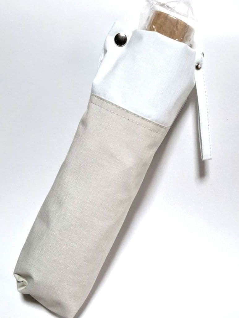 COKAGE+ 【ラテベージュ&リリィホワイト】3段折りたたみ傘　木手元５０cm