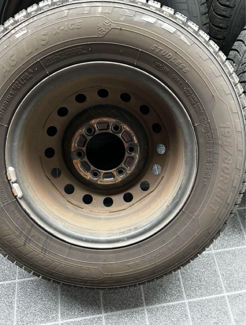 ハイエース15インチミシュランスタッドレスタイヤ 2023年製　送料込み！