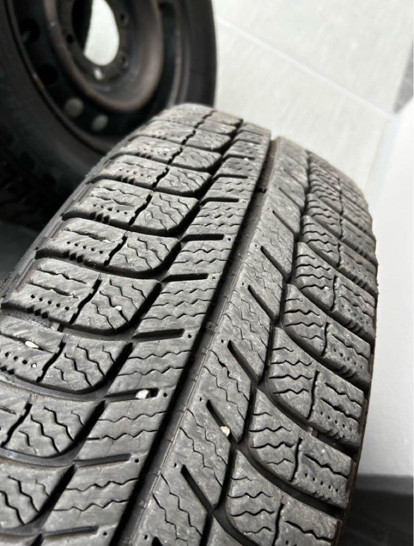 ハイエース15インチミシュランスタッドレスタイヤ 2023年製　送料込み！