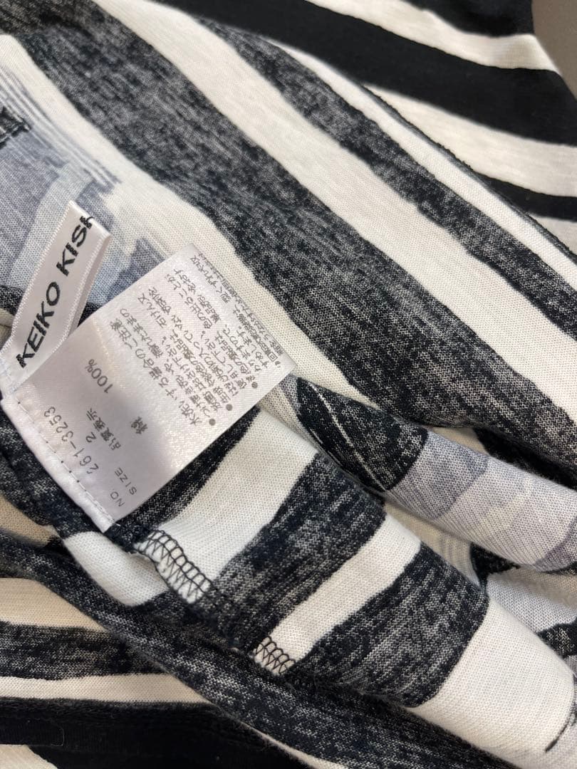 ケイコキシ⭐︎カットソー　柄　モノトーン