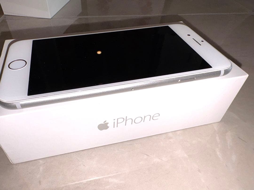 エ*狼様 iPhone６　ドコモ　docomo 64GB バッテリー100%