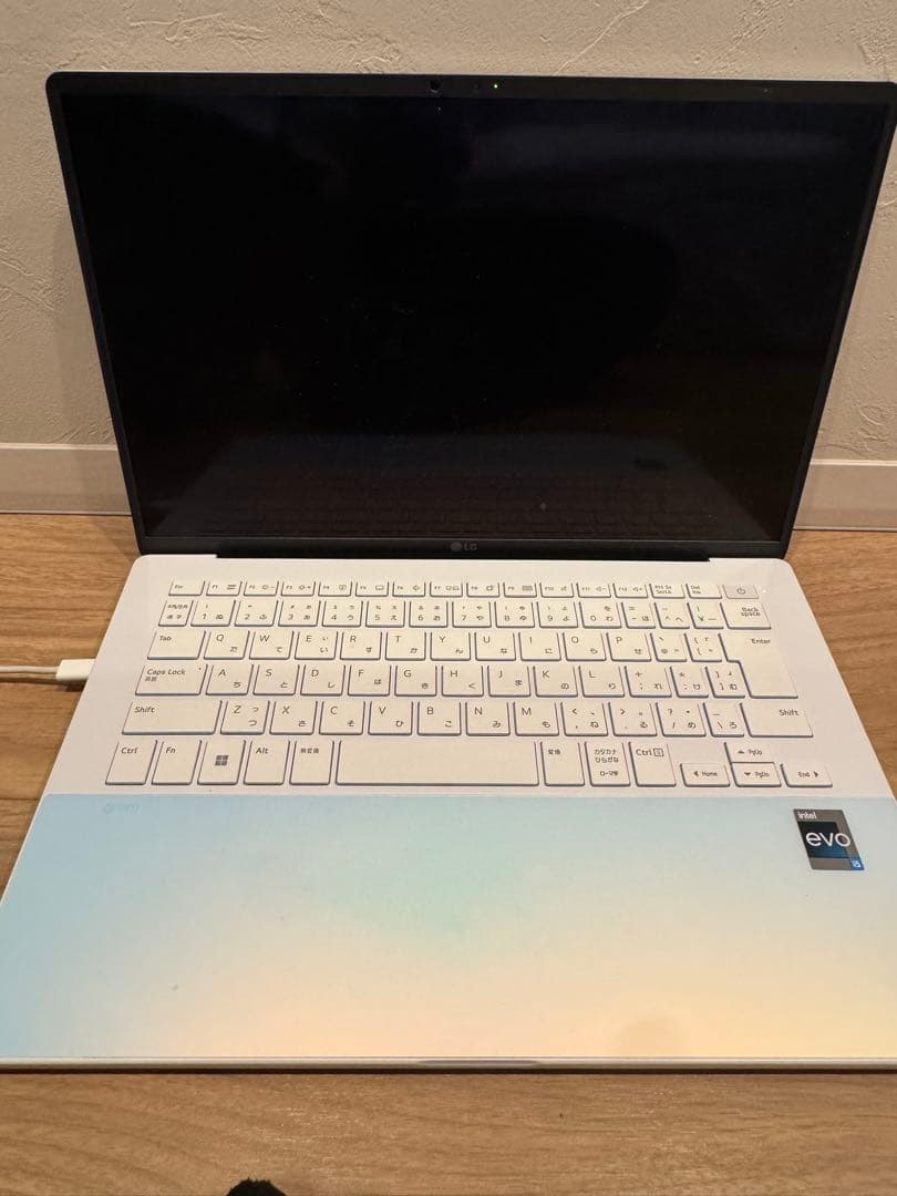 LG gramノートPC オーロラホワイトCore i5 軽量999g 有機EL