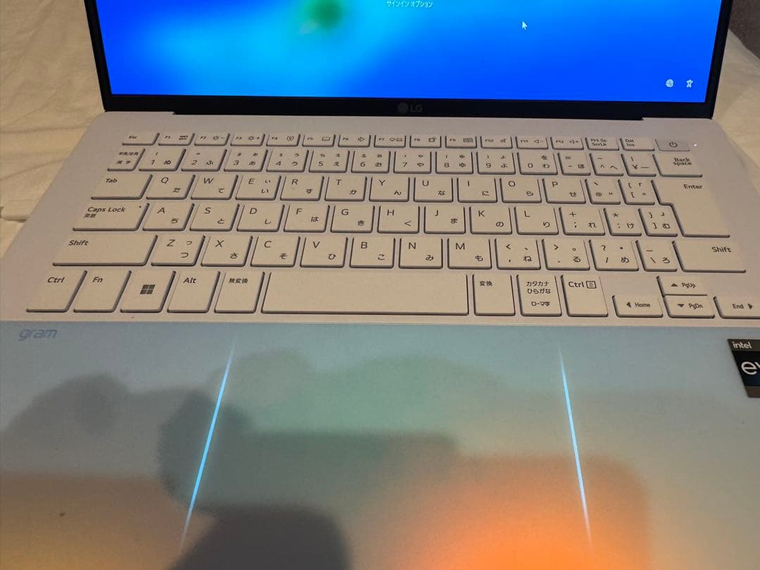 LG gramノートPC オーロラホワイトCore i5 軽量999g 有機EL