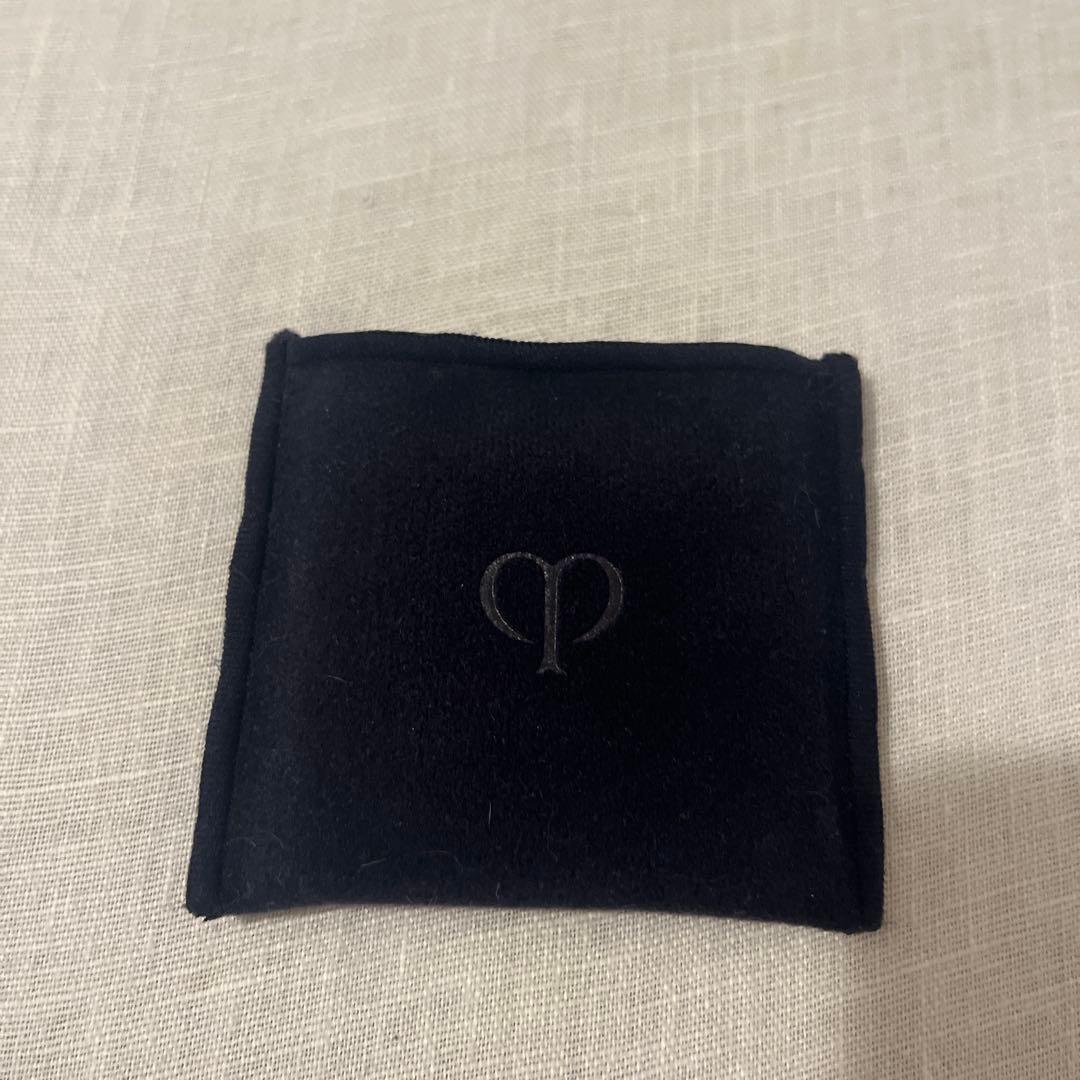 クレドポーボーテ　プードルコンパクトエサンシエルｎエレガントスリム　ケース付