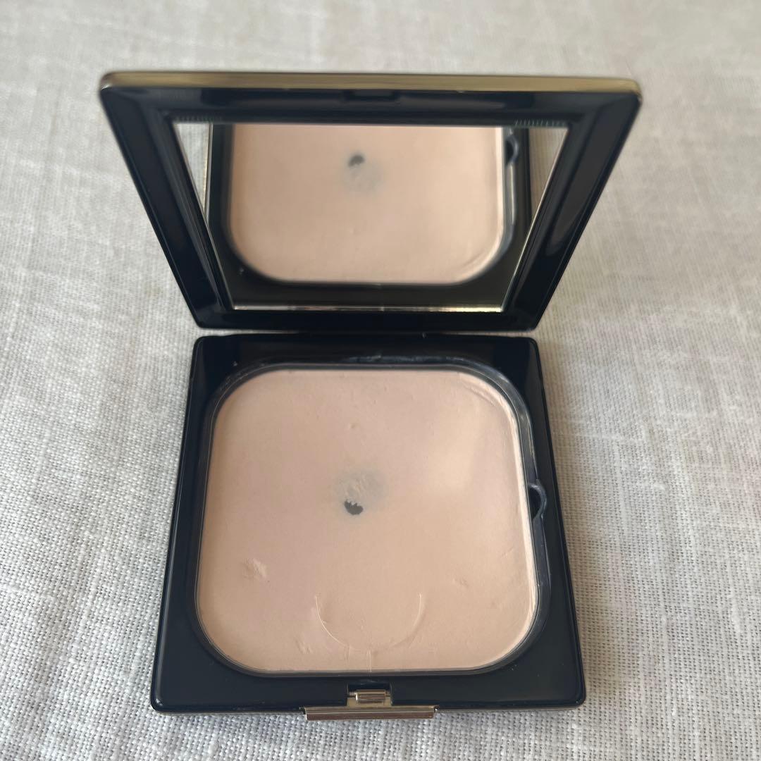 クレドポーボーテ　プードルコンパクトエサンシエルｎエレガントスリム　ケース付