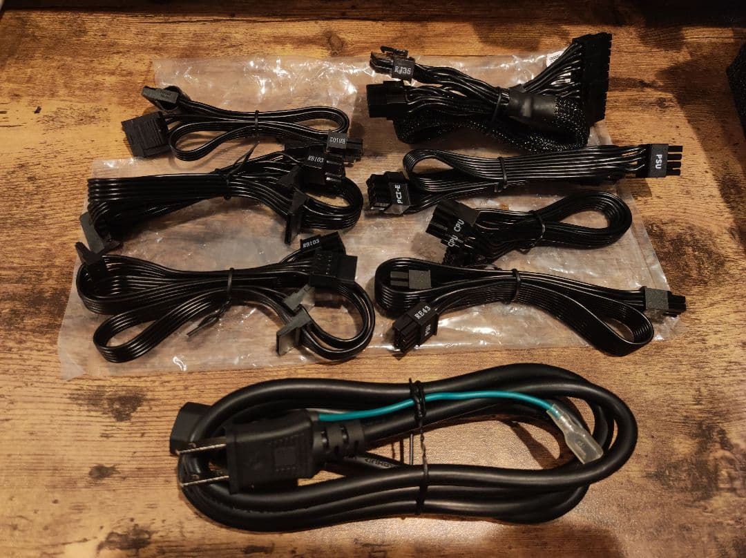 電源ユニット Fractal Design Ion SFX 650G