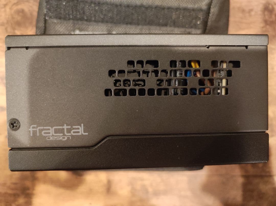 電源ユニット Fractal Design Ion SFX 650G