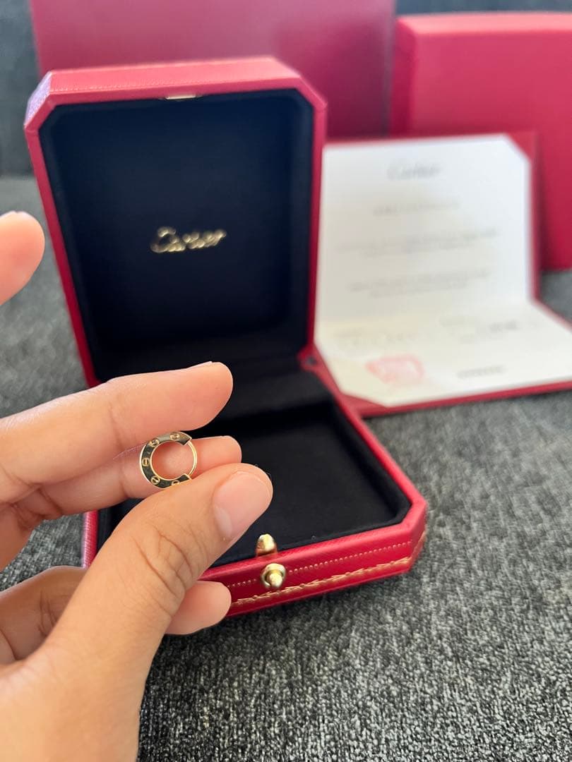 LOVE SINGLE HOOP EARRING イエローゴールドカルティエ