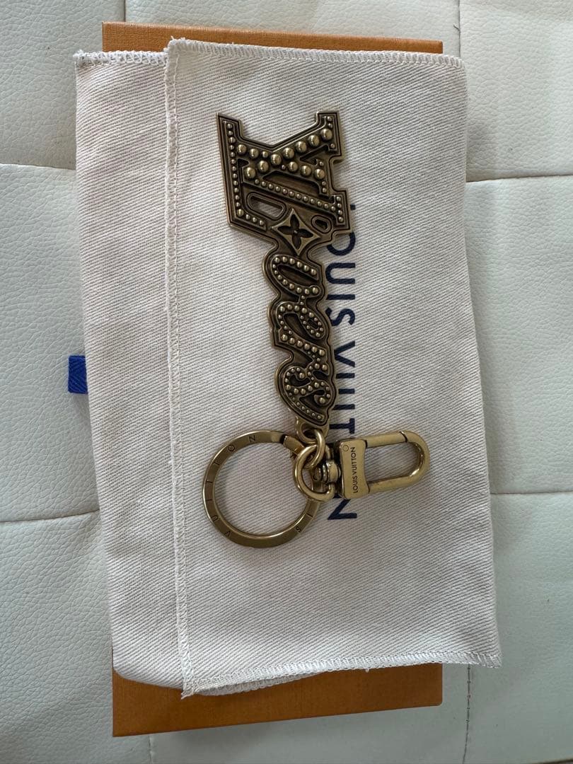 未使用 キーホルダー　ルイヴィトン　バーズ スタッズ バックチャーム