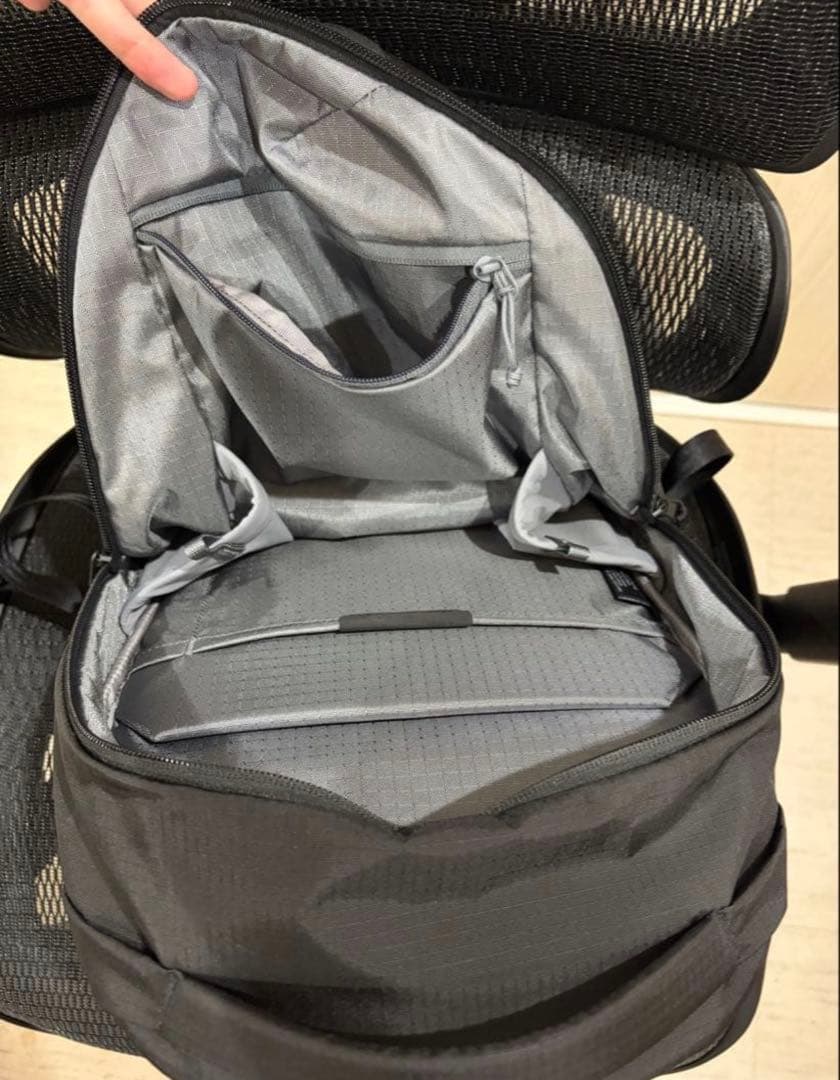 【未使用に近い】AbleCarry Thirteen Daybag