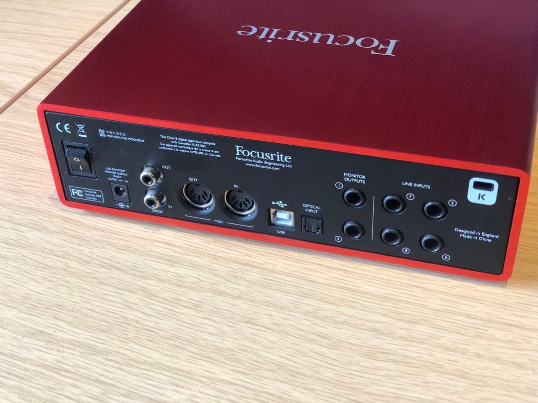 Focusrite Scarlett 18i8 USBオーディオインターフェース