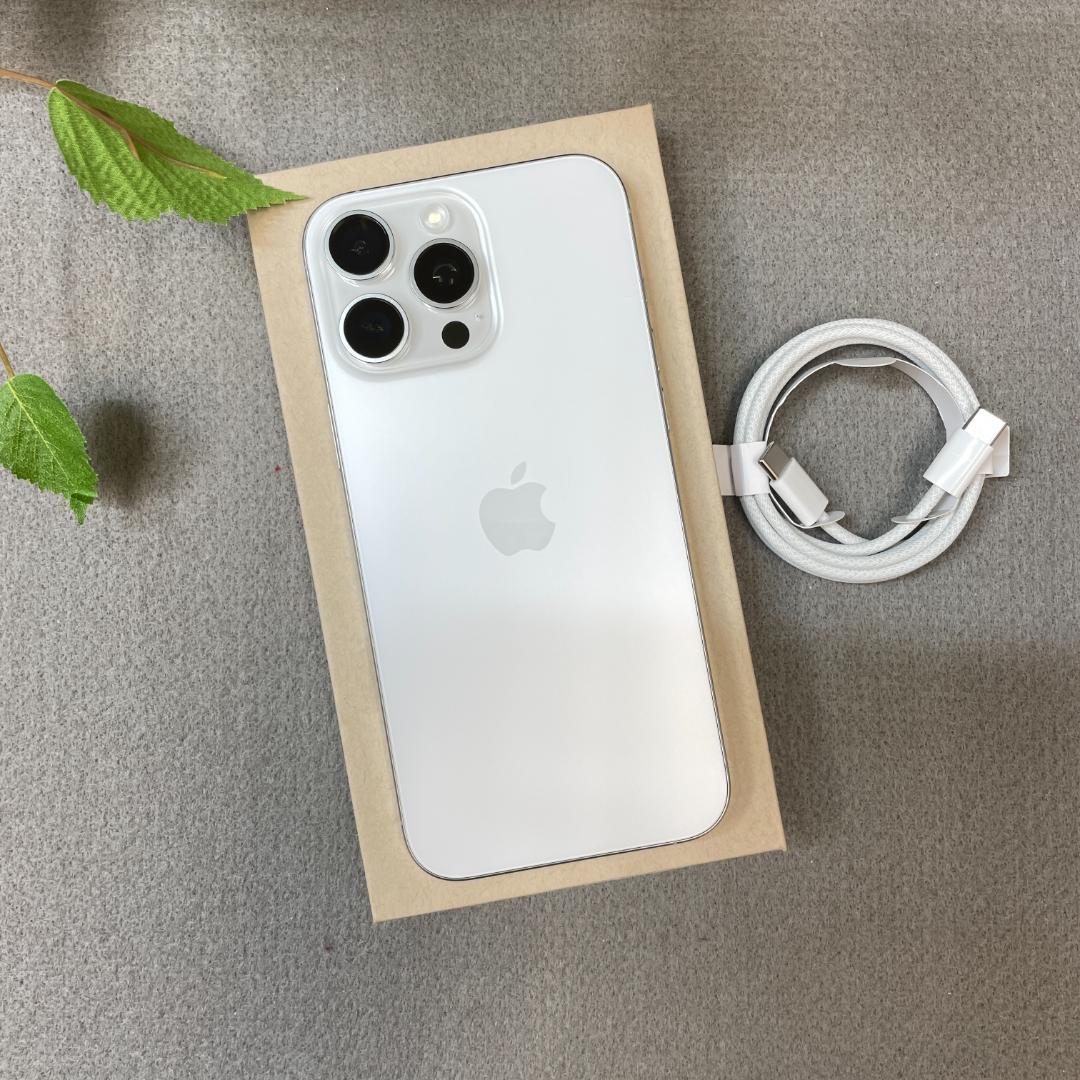 新品同様 iPhone 16ProMax 512GB 国内版 SIMフリー