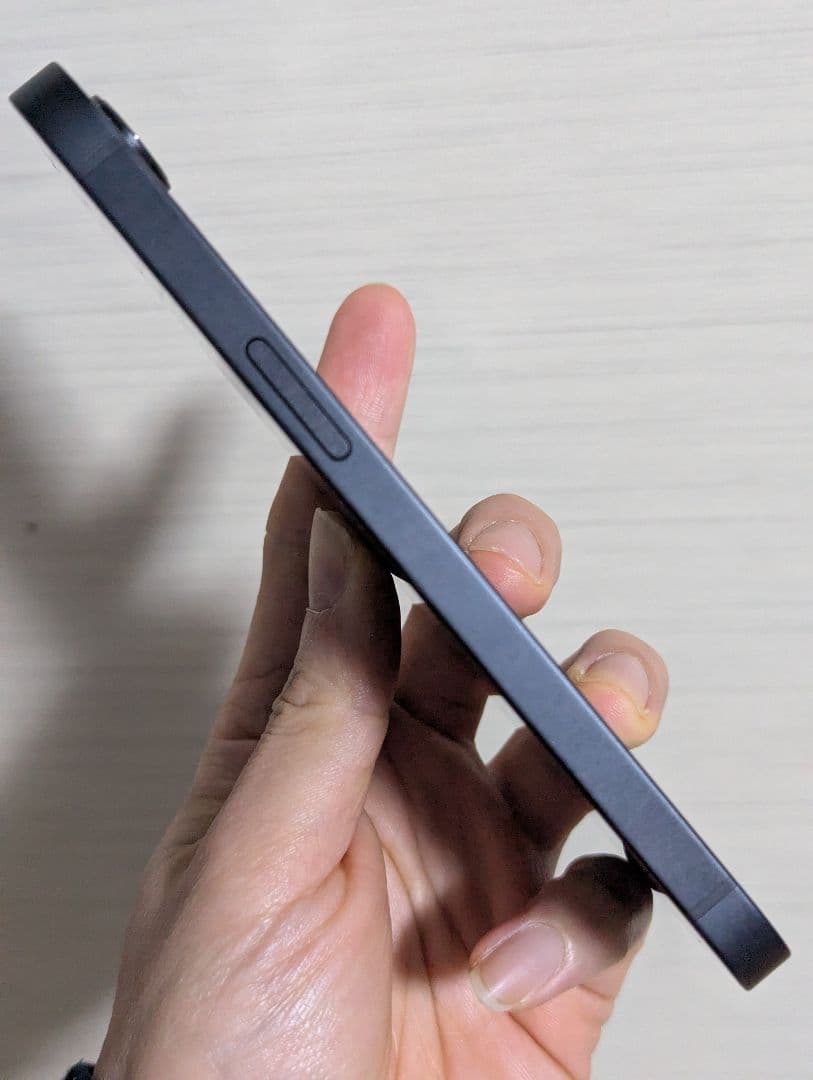 未使用に近い IPhone 16e 128GB ブラック（日本版）