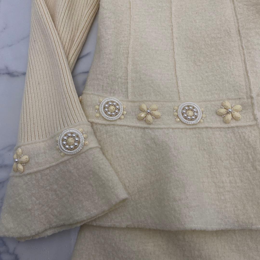 美品スーパービューティー花ビジュー装飾、異素材ジャケット、スカートセットアップ